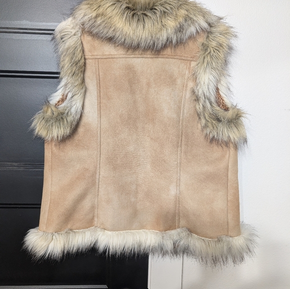 Tasha Polizzi Luxe Faux Suede And Fur Vest - Picture 4 of 4
